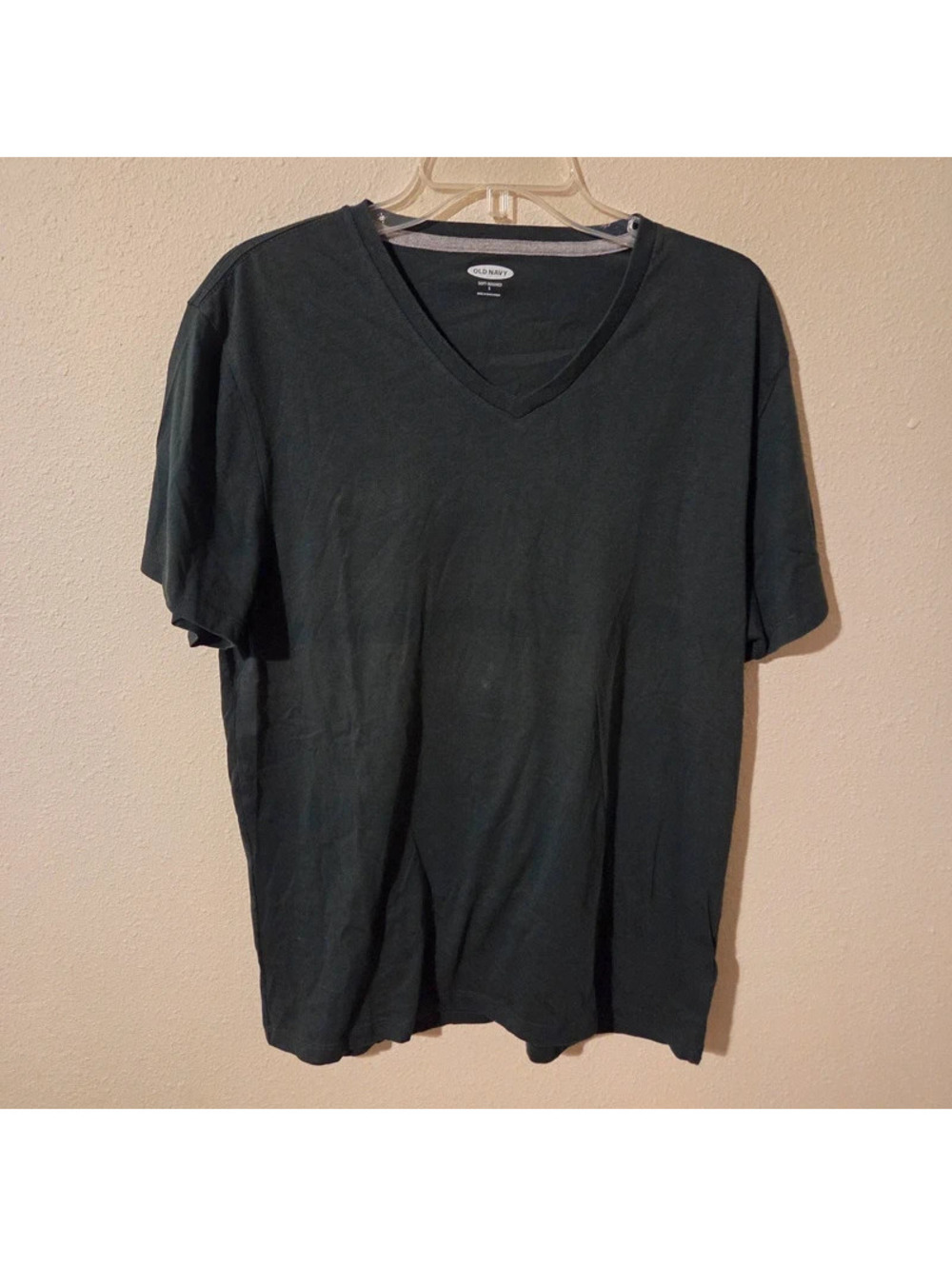 Old navy dark green tshirt v-neck